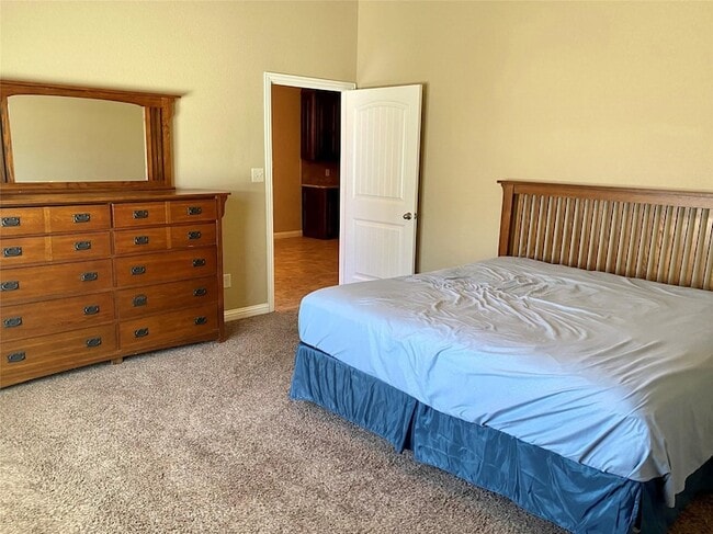 Building Photo - 740 Westgate Dr