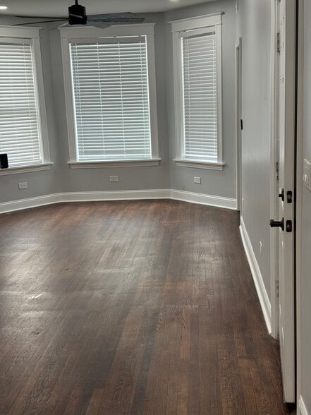 Building Photo - 7123 S Cornell Ave