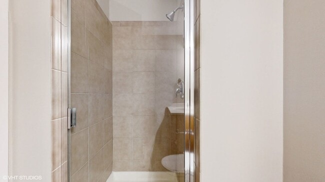 Building Photo - 210 S Desplaines St