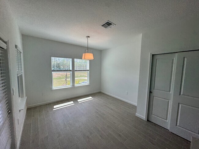 Building Photo - 13717 NW Convergence Blvd