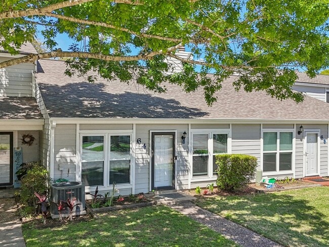 Building Photo - 64 Hideaway Dr