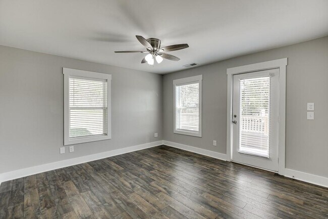 Building Photo - 4615 S Lee St