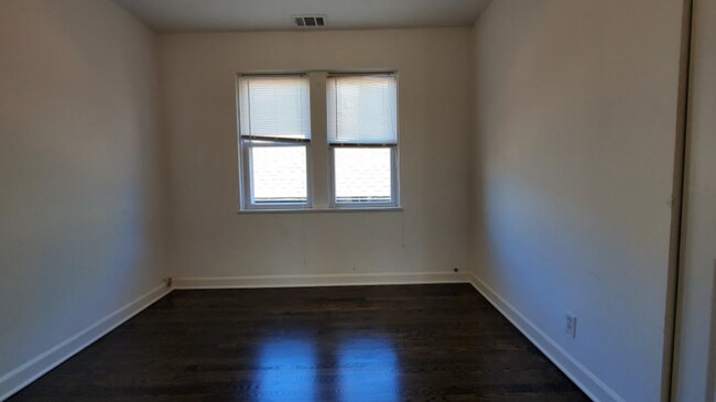 Building Photo - 3414 N Seeley Ave