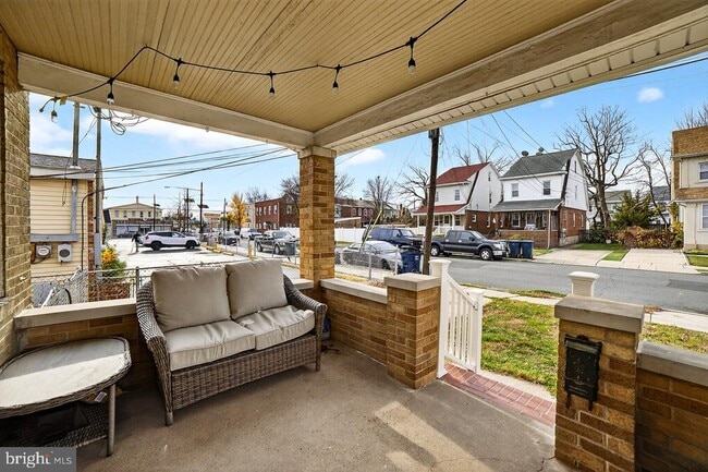 Building Photo - 18 Myrtle Ave