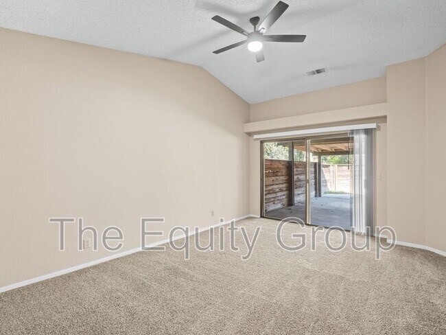 Building Photo - 1730 E Babcock Ave