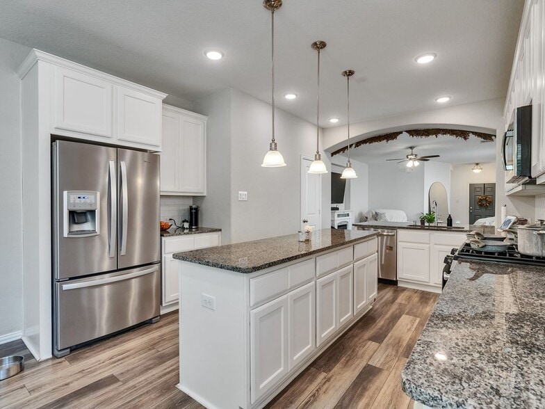 Building Photo - 29859 Woodsons Edge Way