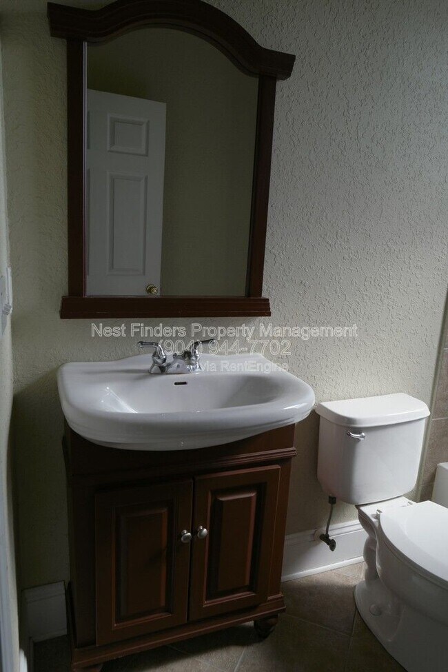 Building Photo - 757 King St