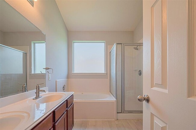 Building Photo - 2502 Oakthorn Ct