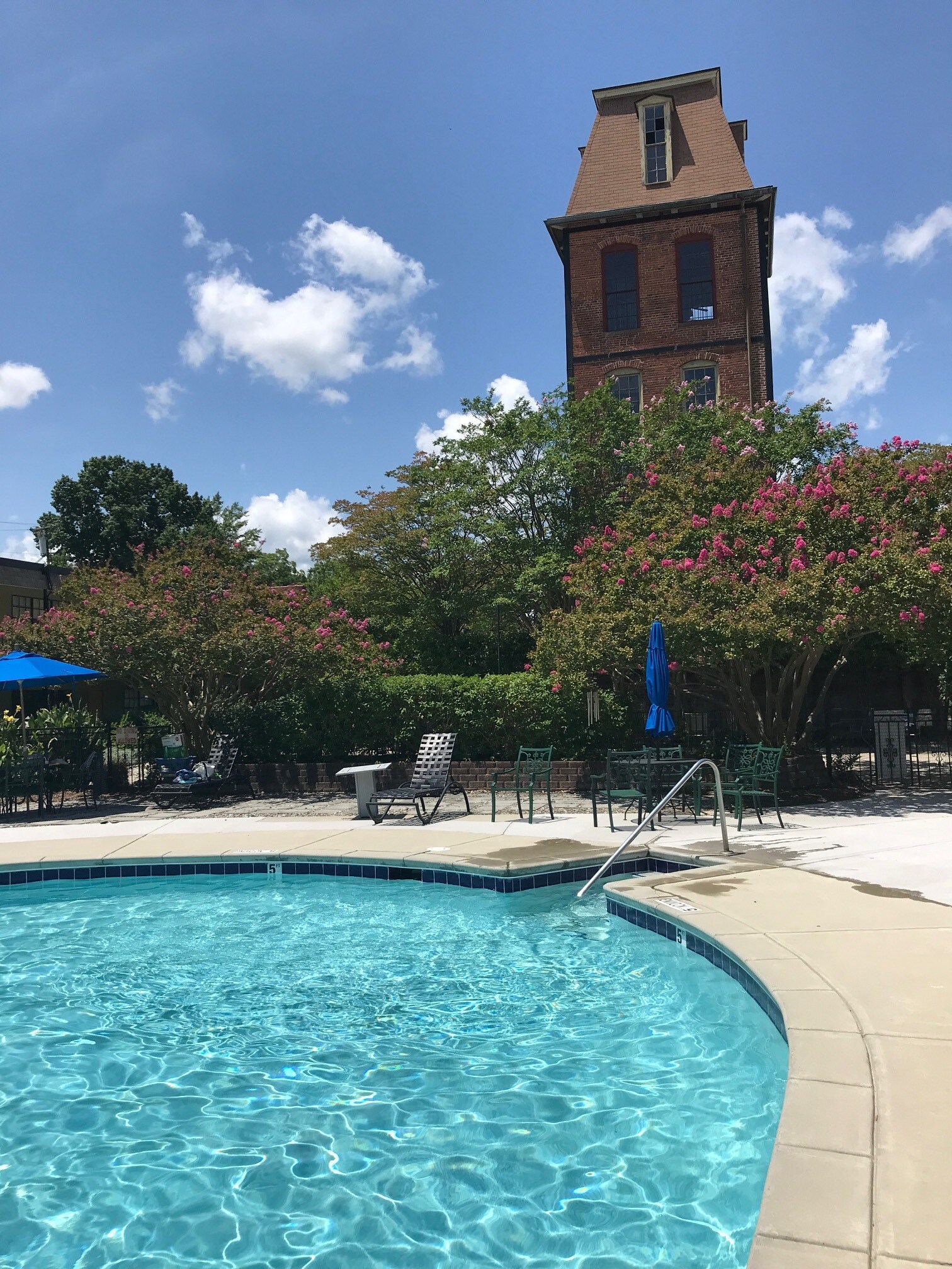 Building Photo - 807 West Trinity Avenue