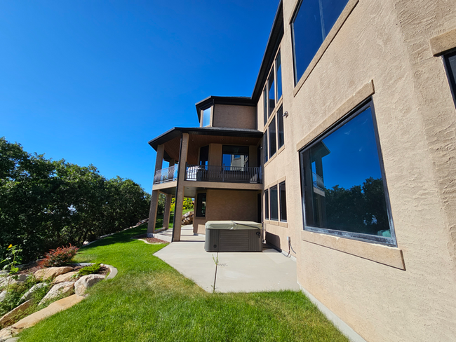 Building Photo - 738 Deer Hollow Rd