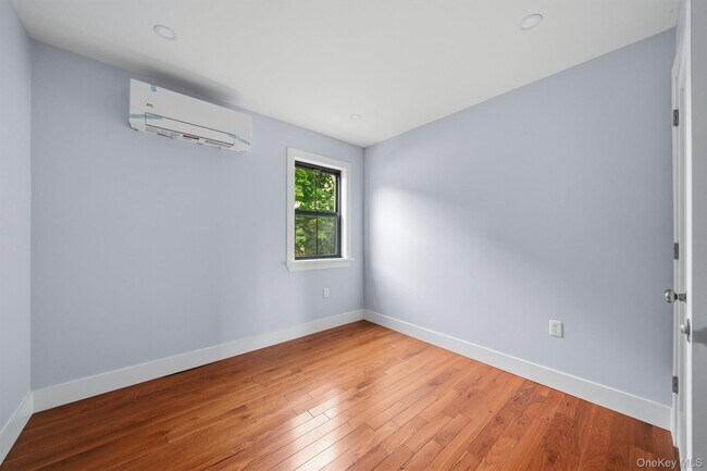 Building Photo - 133 N Miller St