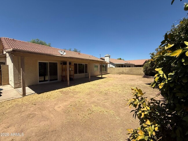 Building Photo - 505 W Sereno Dr