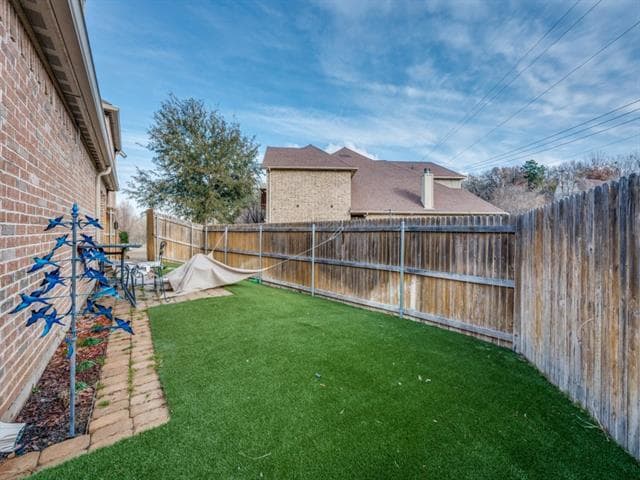 Building Photo - 2209 Highland Villa Ln