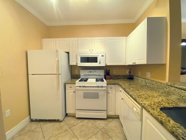 Building Photo - 2713 Via Murano