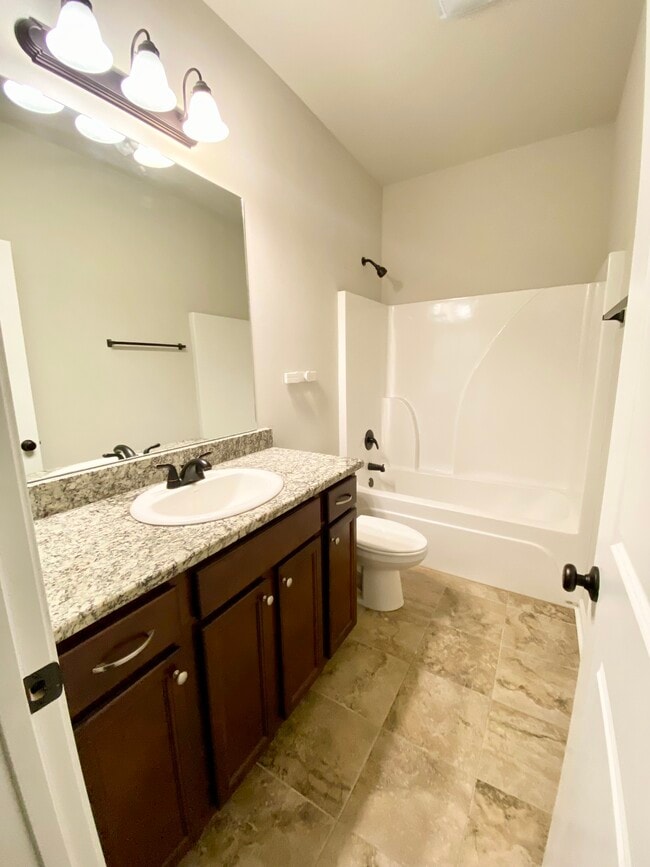 Building Photo - 503 Elwick Dr