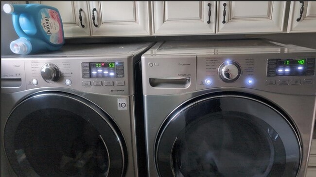 Building Photo - 11274 Whitewater Dr