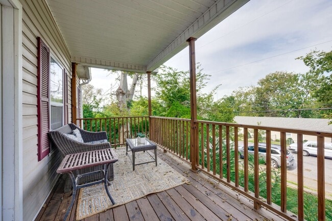 Building Photo - Welcome home to this stunning home in the great Sylvan Heights neighborhood!