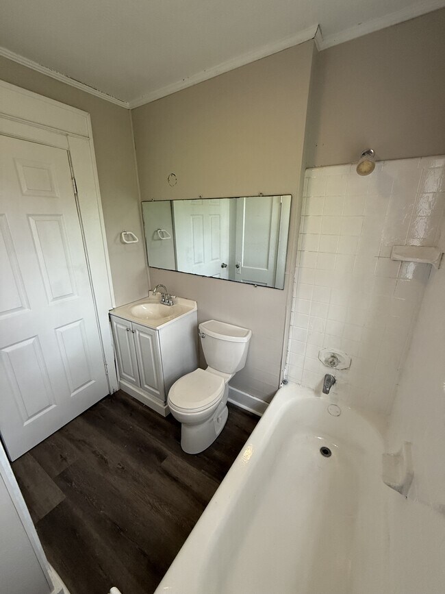 Building Photo - 1317 11th St N