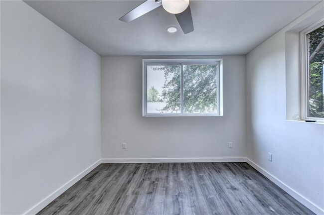 Building Photo - 6085 Glenridge Dr