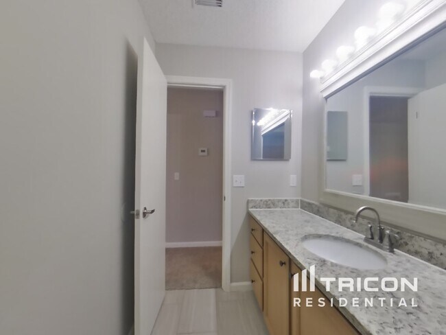 Building Photo - 7774 Oregano Ct