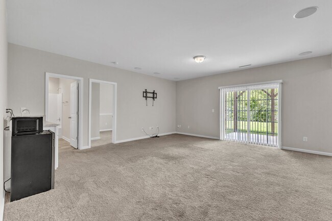 Building Photo - 4701 Kia Dr