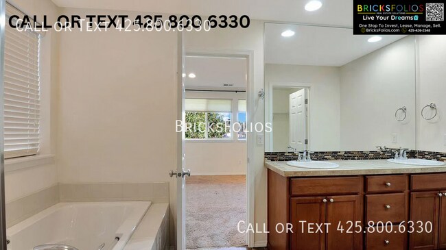 Building Photo - 14418 122nd Pl NE