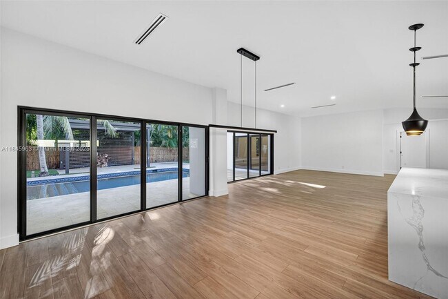 Building Photo - 1511 SW 30th Pl