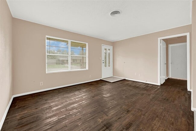 Building Photo - 702 Alta Vista Dr