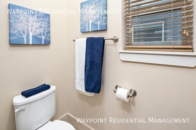 Building Photo - 2686 Vallin Ave N