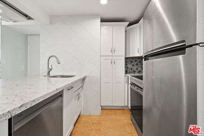 Building Photo - 1440 Veteran Ave