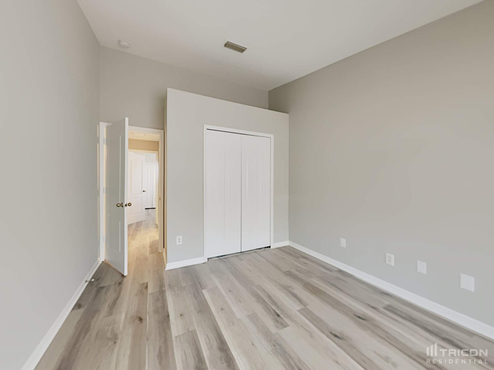 Building Photo - 217 Lakeway Ln