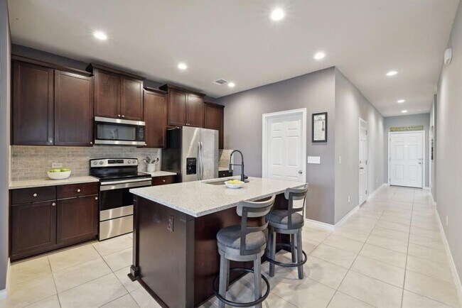 Building Photo - 177 Flexus Ln