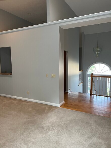 Building Photo - 155 Chelsea Cir