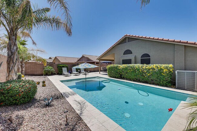 Building Photo - 43854 W Cahill Dr