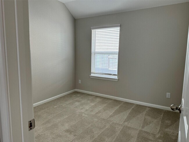 Building Photo - 24515 Bludana Ln