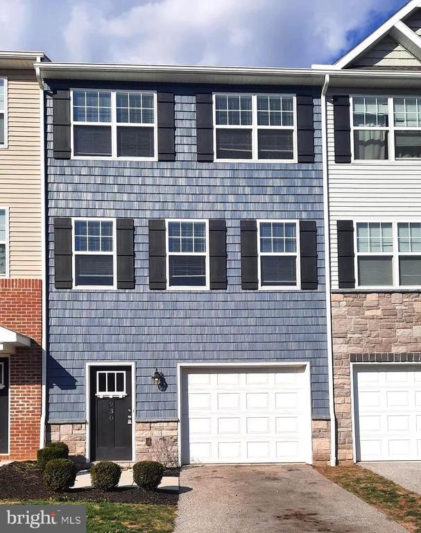 Building Photo - 930 Admiral's Quay Dr