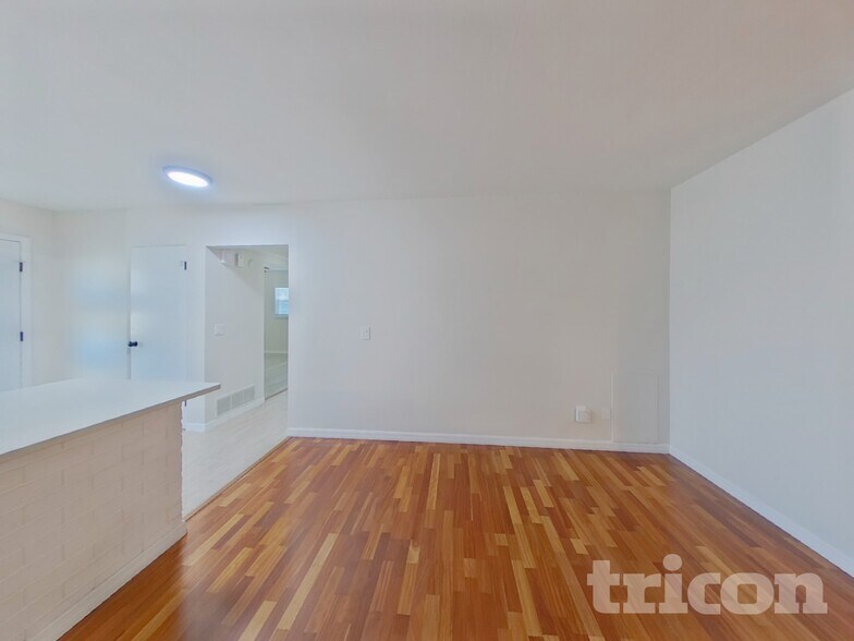 Building Photo - 1431 Croydon Dr