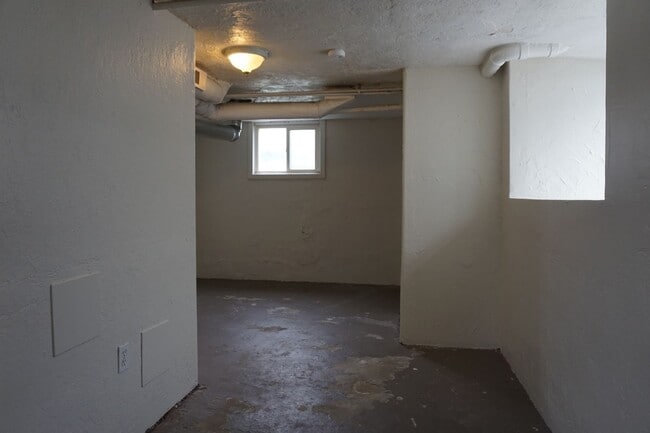 Building Photo - 3 Bedroom Taylorville.