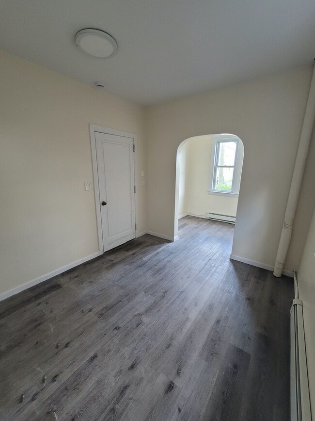 Building Photo - 171 Van Buren St