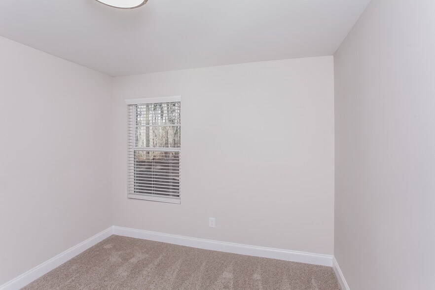 Building Photo - 114 Vistaview Dr