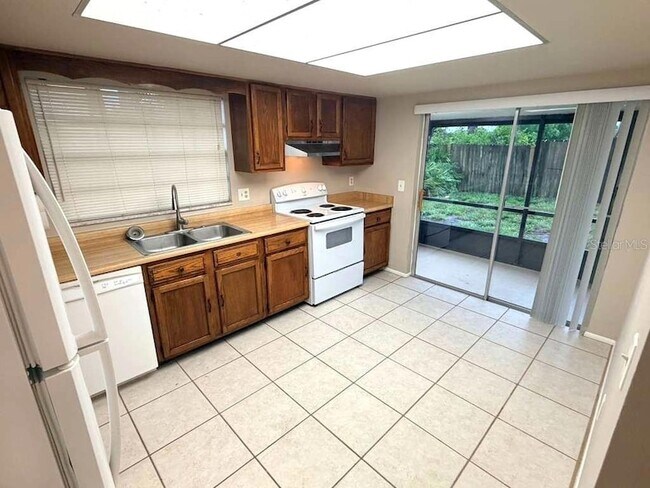 Building Photo - 1311 Alfonzo Cir