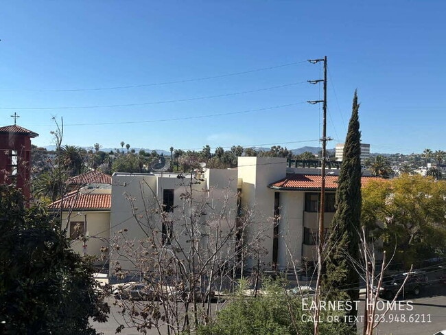 Building Photo - 834 Laguna Ave
