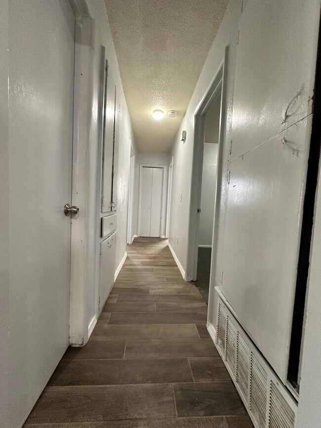 Building Photo - 860 S Scott St