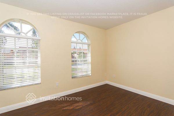 Building Photo - 8723 NW 142nd Ln
