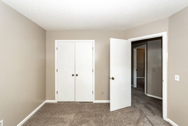 Building Photo - 8408 Battle Forest Dr