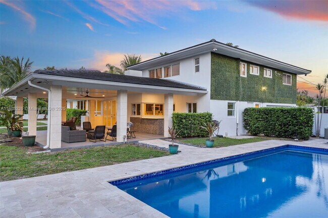 Building Photo - 1481 NE 104th St