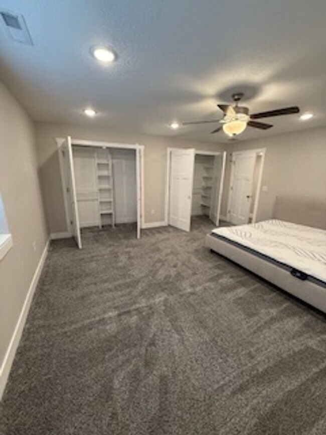 Building Photo - Marvelous