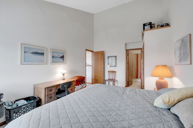 Building Photo - WINTER RENTAL-Buffalo Village-2 Bedroom Plus Loft with Amazing Views