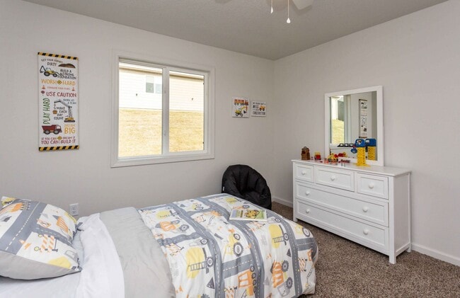 Building Photo - 2 Bedroom, Single-story Townhomes for rent...