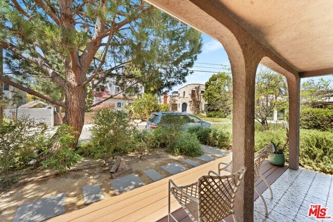 Building Photo - 1338 Montecito Cir